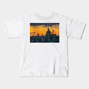 Sunset over St Paul's Cathedral with cranes Kids T-Shirt